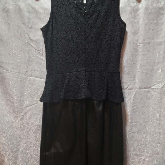 LBD - Picture 2 of 4